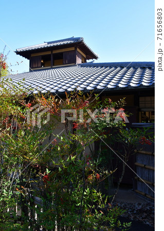 紅葉間近 秋の丈山苑 詩泉閣 紅葉間近 秋の丈山苑 詩泉閣 71656803