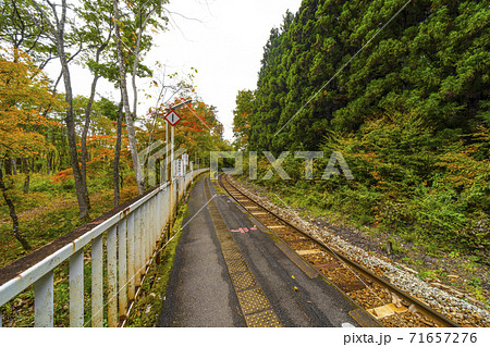 塔のへつり駅より会津下郷方面を望む 71657276