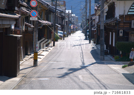 城下町の商業地 本町通り 岡山県高梁市 城下町の商業地 本町通り 岡山県高梁市 71661833