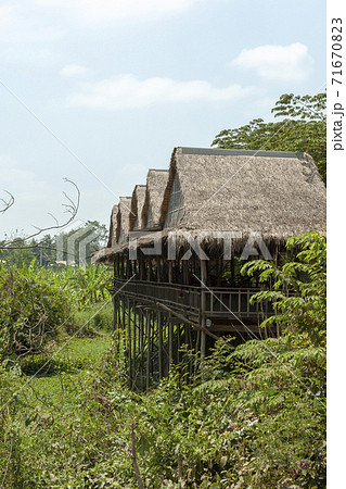 カンボジアの高床式住居の写真素材 [71670823] - PIXTA