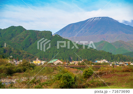 日光運動公園付近 大谷川河川敷より男体山方面 秋景色 日光運動公園付近 大谷川河川敷より男体山方面 秋景色 71673690