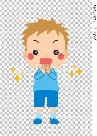感激して喜ぶキラキラ笑顔の可愛い小さな男の子 感激して喜ぶキラキラ笑顔の可愛い小さな男の子 71674548
