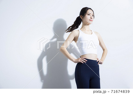 女性　　アスリート　スポーツ 71674839