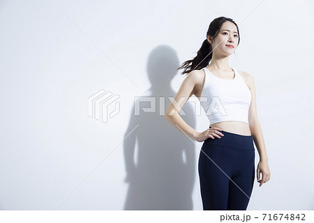 女性　　アスリート　スポーツ 71674842