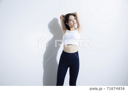 女性　　アスリート　スポーツ 71674856