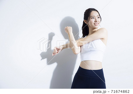 女性　　アスリート　スポーツ 71674862