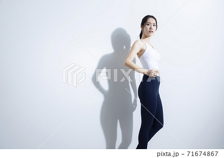 女性　　アスリート　スポーツ 71674867