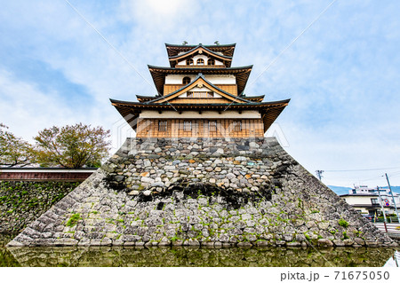 長野県諏訪市　高島城（天守と堀） 71675050