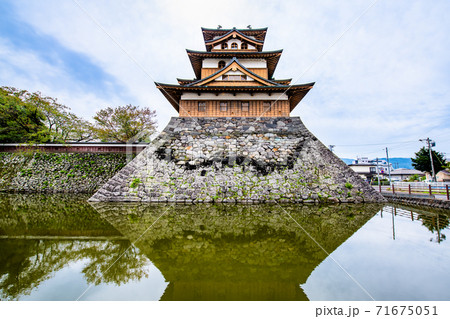 長野県諏訪市 高島城(天守と堀) 長野県諏訪市 高島城(天守と堀) 71675051