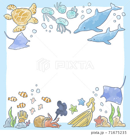 優しいタッチの海の生き物イラストフレームのイラスト素材 [71675235