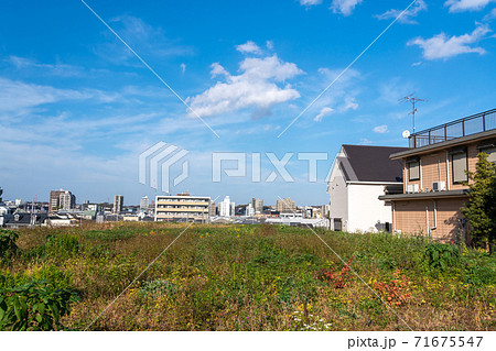 高台の造成地から見る市街風景 秋 高台の造成地から見る市街風景 秋 71675547