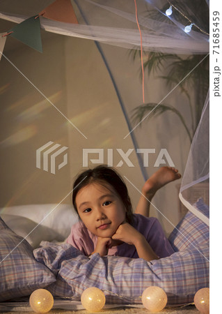Concept of friendly family, happy family enjoying summer vacation at home 217 Concept of friendly family, happy family enjoying summer vacation at home 217 71685459