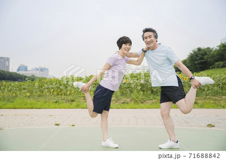 Happiness people lifestyle, Asian senior couple 143 Happiness people lifestyle, Asian senior couple 143 71688842