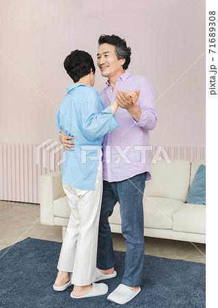 Happiness people lifestyle, Asian senior couple 333 71689308