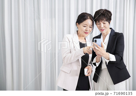 Happiness people lifestyle, senior businesswoman in office 044 Happiness people lifestyle, senior businesswoman in office 044 71690135