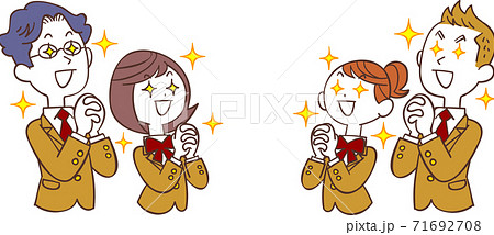 向かい合って祈るベージュの制服の男女の学生 71692708