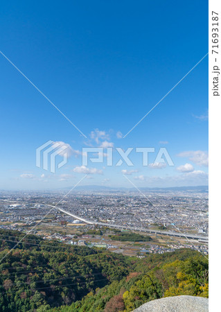 交野山山頂から見た景色（六甲方面） 71693187