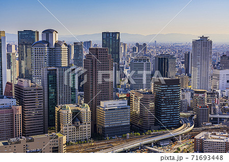 大阪　キタ　都市景観　夕景　　　 71693448