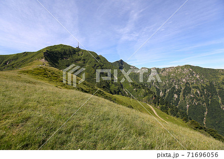 スイス ティチーノ州 モンテ・タマロ アルプ・フォッパのハイキングコース スイス ティチーノ州 モンテ・タマロ アルプ・フォッパのハイキングコース 71696056