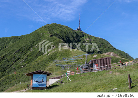 スイス  ティチーノ州 モンテ・タマロ アルプ・フォッパのハイキングコース スイス  ティチーノ州 モンテ・タマロ アルプ・フォッパのハイキングコース 71698566