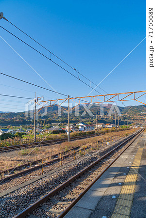 JR敷島駅のホーム（群馬県渋川市） 71700089
