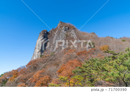 子持山の獅子岩（群馬県渋川市） 71700390