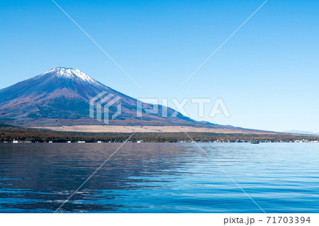 山中湖の富士山 山中湖の富士山 71703394