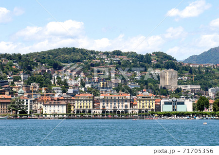 スイス ルガーノ ルガーノ 湖 遊覧船からの眺めの写真素材