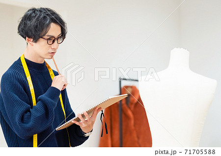 ファッションデザイナー ファッションデザイナー 71705588