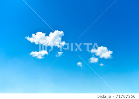blue sky with cloud in bright morning. blue sky with cloud in bright morning. 71707556