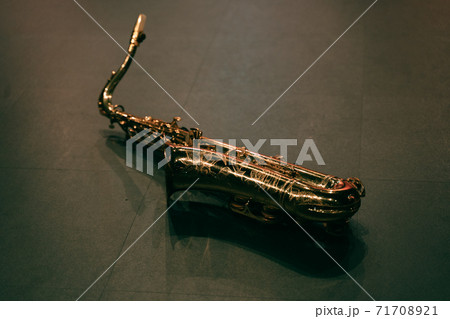 サックス 71708921