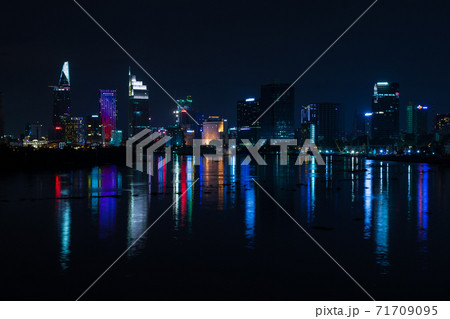 ベトナム ホーチミン市 サイゴン川の夜景 ベトナム ホーチミン市 サイゴン川の夜景 71709095