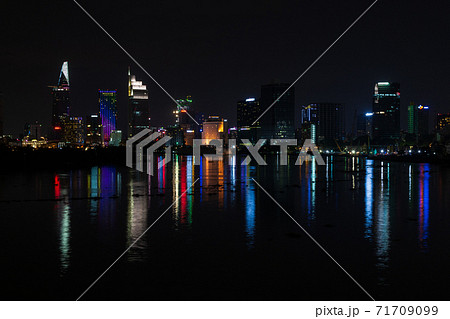 ベトナム ホーチミン市 サイゴン川の夜景 ベトナム ホーチミン市 サイゴン川の夜景 71709099