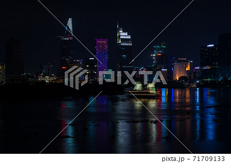 ベトナム ホーチミン市 サイゴン川の夜景 ベトナム ホーチミン市 サイゴン川の夜景 71709133