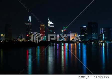 ベトナム ホーチミン市 サイゴン川の夜景 ベトナム ホーチミン市 サイゴン川の夜景 71709155