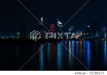 ベトナム ホーチミン市 サイゴン川の夜景 ベトナム ホーチミン市 サイゴン川の夜景 71709177