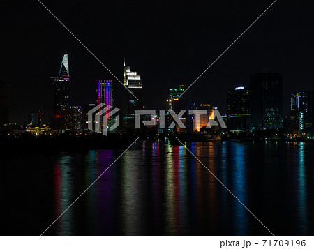 ベトナム ホーチミン市 サイゴン川の夜景 ベトナム ホーチミン市 サイゴン川の夜景 71709196