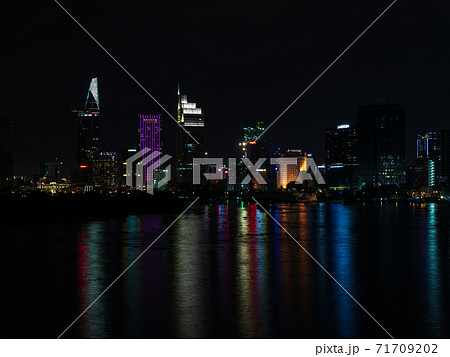 ベトナム ホーチミン市 サイゴン川の夜景 ベトナム ホーチミン市 サイゴン川の夜景 71709202