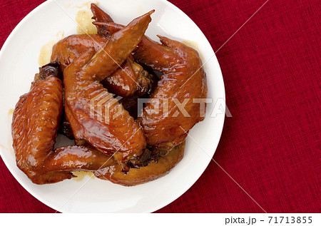 中華風とり手羽先の甘辛煮 71713855