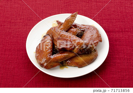 中華風とり手羽先の甘辛煮 71713856