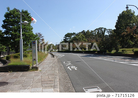 堺市仁徳天皇御陵古墳正面門前の御陵通り 堺市仁徳天皇御陵古墳正面門前の御陵通り 71715126