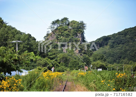 蓬栄駅から見た蓬栄岩(北海道新ひだか町) 蓬栄駅から見た蓬栄岩(北海道新ひだか町) 71716582