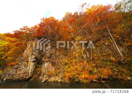 晩秋の定山渓温泉 絶景の二見吊橋 晩秋の定山渓 晩秋の定山渓温泉 絶景の二見吊橋 晩秋の定山渓 71718168