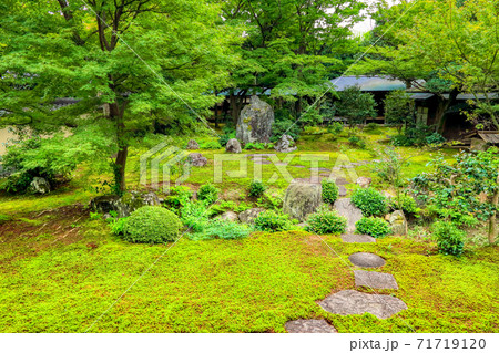 大徳寺、黄梅院の庭園 71719120