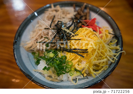 奄美大島の郷土料理 鶏飯 奄美大島の郷土料理 鶏飯 71722256