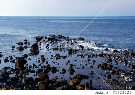 越前海岸荒磯遊歩道 二の浜海岸の風景 越前海岸荒磯遊歩道 二の浜海岸の風景 71723225