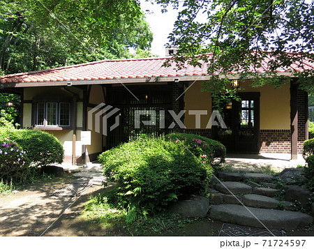 飛鳥山公園の旧渋沢庭園にある晩香廬の写真素材