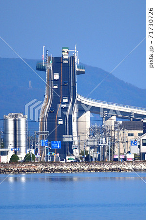 中海に架かるベタ踏み坂 71730726