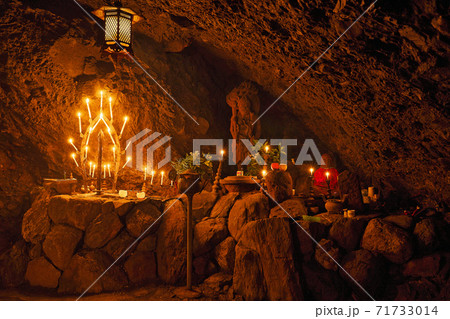 【海岸山 岩屋寺】 (四国霊場第45番札所) 愛媛県上浮穴郡久万高原町七鳥 71733014
