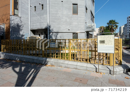 中央区築地に在る門跡橋の親柱 71734219